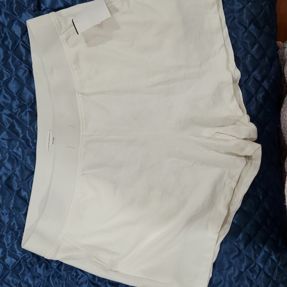 Old Navy Women's  White  Shorts